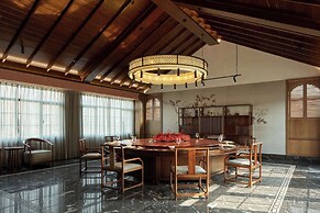 MOONRISE HOTELS & RESORTS