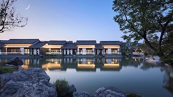 MOONRISE HOTELS & RESORTS
