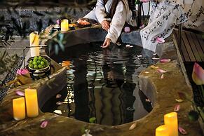 MOONRISE HOTELS & RESORTS