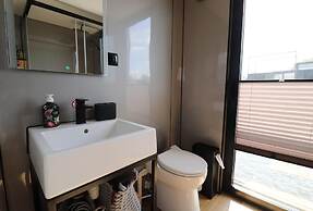 Houseboat With Sauna and Fantastic View