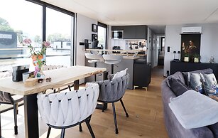 Houseboat With Sauna and Fantastic View
