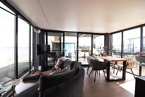 Houseboat With Sauna and Fantastic View