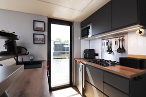 Houseboat With Sauna and Fantastic View