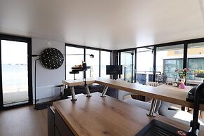 Houseboat With Sauna and Fantastic View