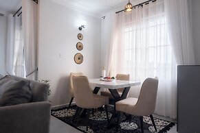 B&S Luxe Living