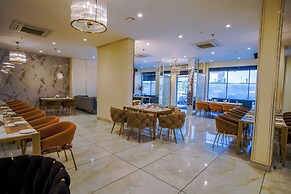 ACR Luxury Hotel