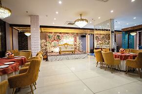 ACR Luxury Hotel
