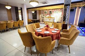 ACR Luxury Hotel