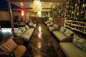 ACR Luxury Hotel