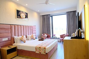ACR Luxury Hotel