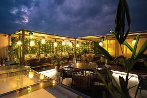 ACR Luxury Hotel