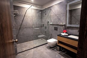 ACR Luxury Hotel