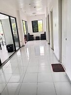 Luna Oslob Travellers Inn