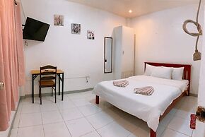 Luna Oslob Travellers Inn