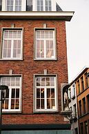 A Place - Leeuwenstraat 20