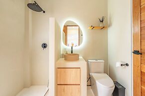 Stylish Rooftop Pool Villa Sea View V211