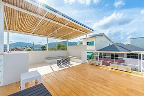 Stylish Rooftop Pool Villa Sea View V211
