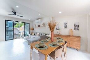 Stylish Rooftop Pool Villa Sea View V211
