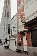 A Place - Oude Koornmarkt 1