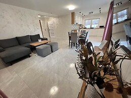 Apartamenty Max House