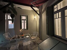Live in Athens PANGRATI Fine Residence