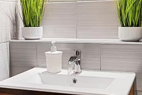 Leicester1br-wifi-modernapt-kitchen-sleeps2