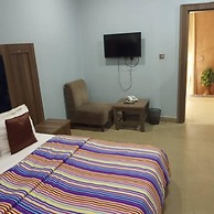 ANGELS COURT HOTEL AND SUITES