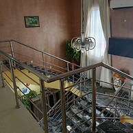 ANGELS COURT HOTEL AND SUITES