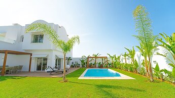 La Marina Secure Seaside With Pool