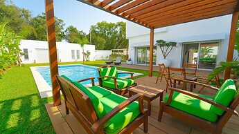 La Marina Secure Seaside With Pool