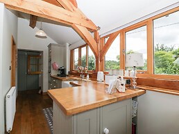 Little Acorn Cottage