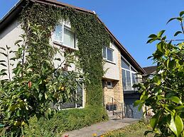 4-bed Seaside Dream House - Sleeps 8 & Parking