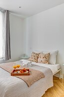 Bright 1BR Near Seine & Eiffel Tower