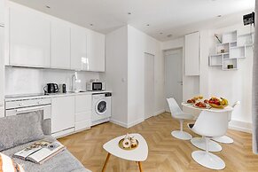 Bright 1BR Near Seine & Eiffel Tower