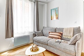 Bright 1BR Near Seine & Eiffel Tower