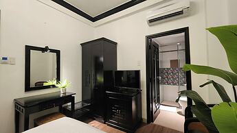 Rosa May Hotel