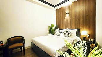 Rosa May Hotel