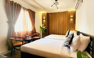 Rosa May Hotel