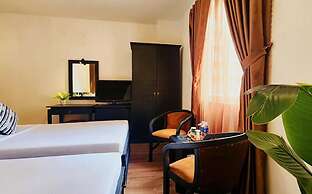 Rosa May Hotel