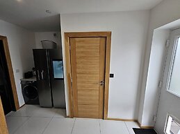 Modern, Large Open Plan 4 bed Property in Abergele