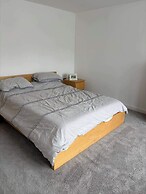 Modern, Large Open Plan 4 bed Property in Abergele