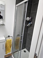 Modern, Large Open Plan 4 bed Property in Abergele