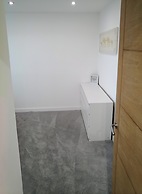 Modern, Large 4-bed Property Sleeps 10 in Abergele