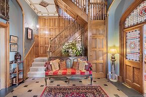 Kendal - Gothic Hall - Luxury Rooms or Apartment