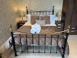 Kendal - Gothic Hall - Luxury Rooms or Apartment