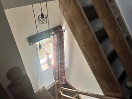 Historic Seaside Cottage - Sleeps 5 & Pets Ok