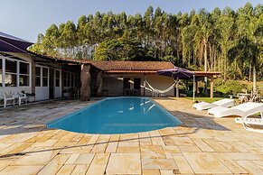 Ch Cara Tima Localiza o Piscina e Churrasqueira