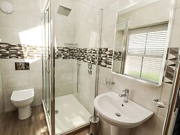 Lakes View Apartment 2