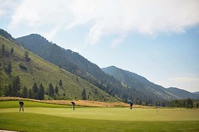 The Cabins At Snake River Sporting Club