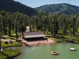 The Cabins At Snake River Sporting Club